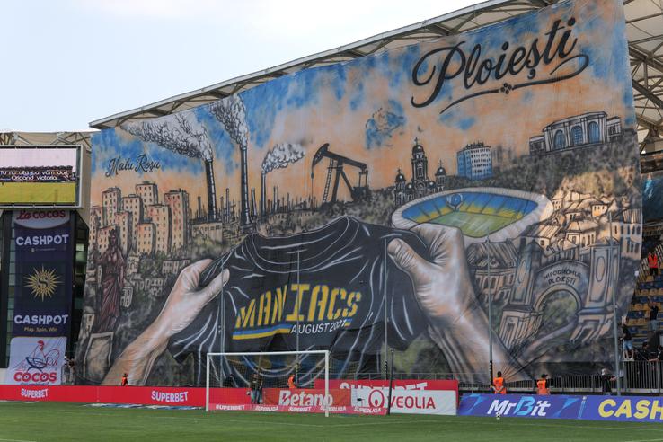 Scenografie impresionantă la Petrolul - Dinamo, 19 iulie 2026, la Ploiești. Foto: Andrei Furnigă (GSP.RO)