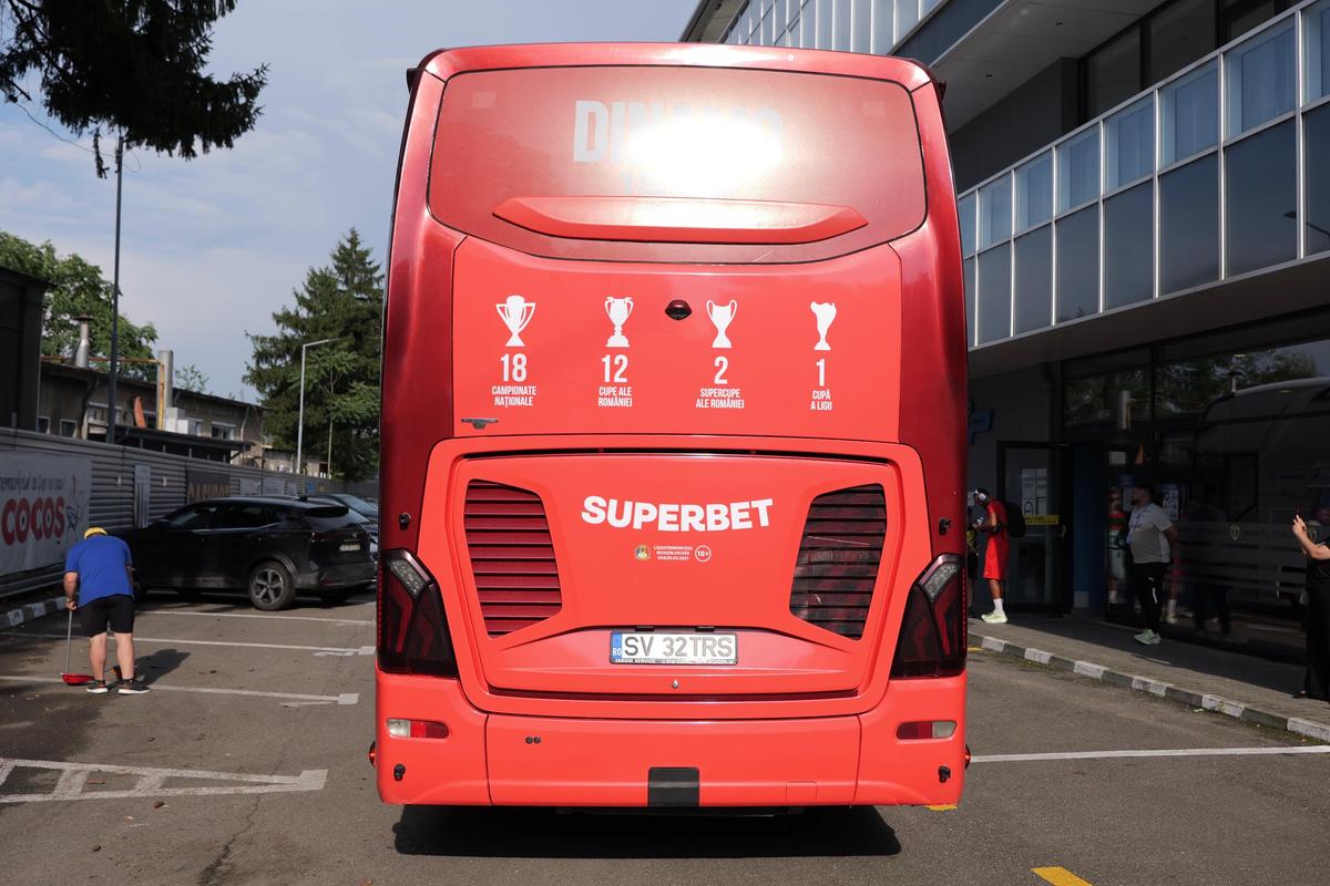 Gafă pe autocarul recolantat al lui Dinamo