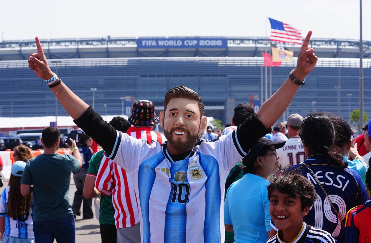 Imagini spectaculoase cu suporterii înainte de Spania - Argentina, finala Cupei Mondiale