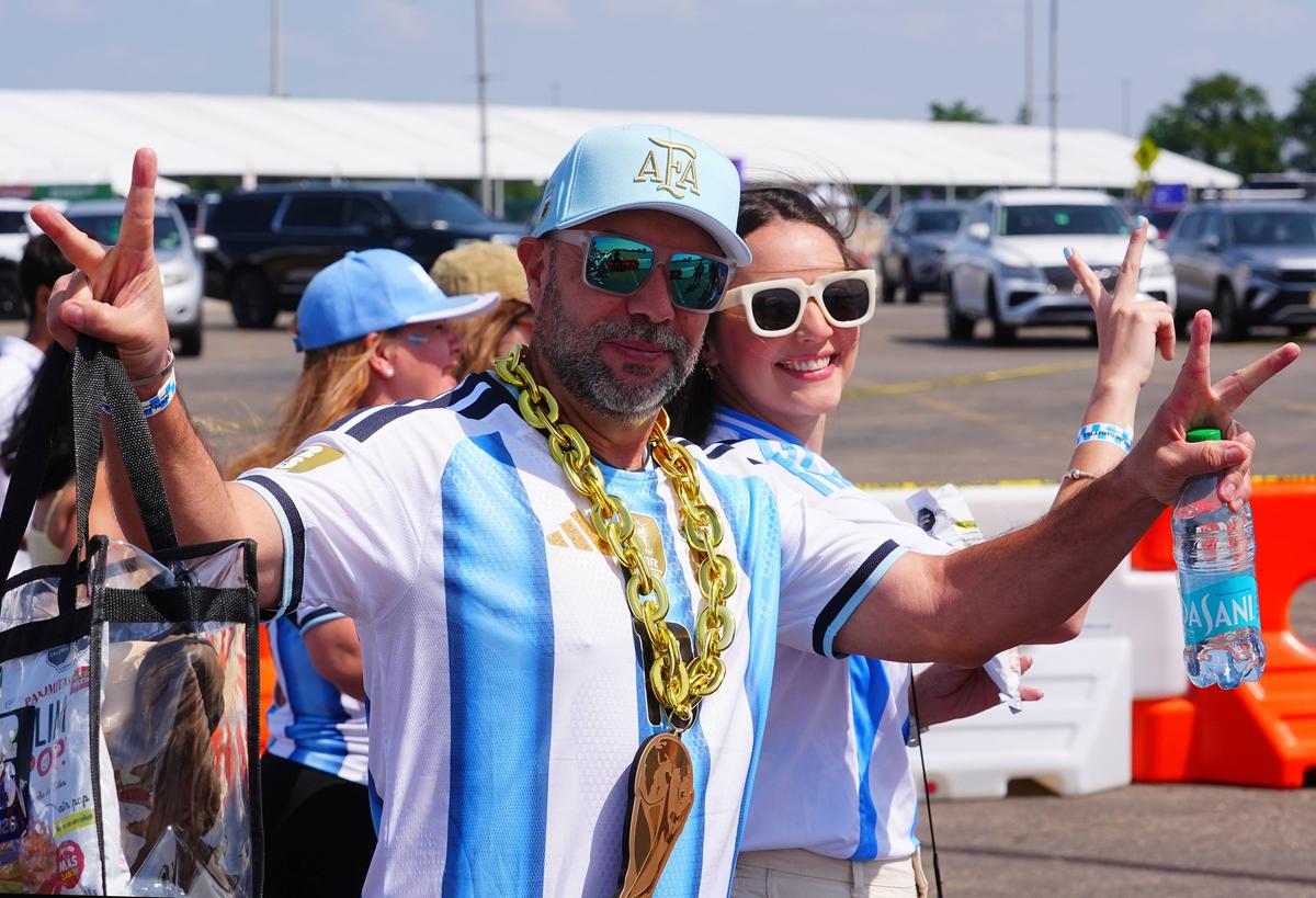 Imagini spectaculoase cu suporterii înainte de Spania - Argentina, finala Cupei Mondiale