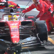 Lewis Hamilton și-a lovit propriul mecanic în boxele Ferrari // Captură foto: X @extremecars