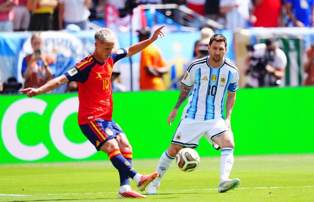 Nimeni, nimic, Emil Boc atacă Argentina: „Golănii! N-a reușit să vă educe”