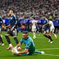 Emiliano Martinez, în semifinala cu Franța / Foto: Imago