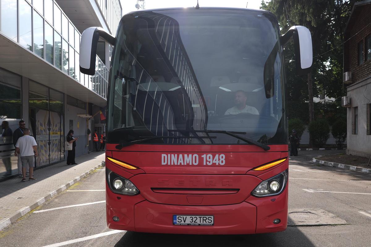 Gafă pe autocarul recolantat al lui Dinamo