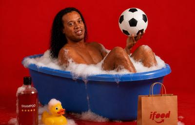Ronaldinho, postare colosală: „Cei invidioși vor spune că e AI”