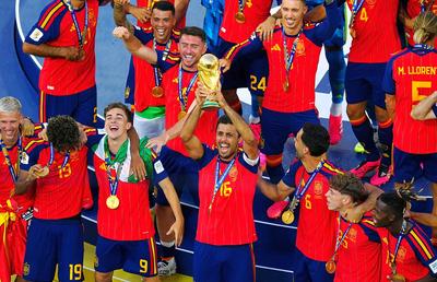 La Reina Roja: Spania se încoronează pentru a doua oară, după o luptă în tranșee cu antieroina Argentina » Messi, o fantomă, la ultimul mare tango