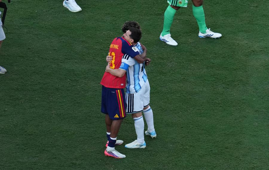 Lamine Yamal a dezvăluit ce i-a spus lui Lionel Messi după ce a devenit campion mondial