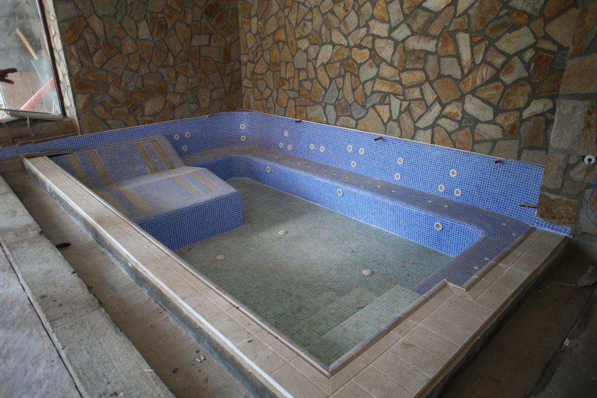 GALERIE FOTO Nestemata din Bucegi! Un patinoar fabulos e la câteva luni de inaugurare la Cheile Grădiștei! Cum arată