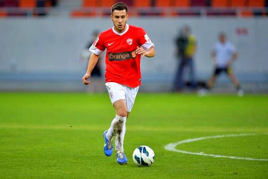 Raphael Stănescu, în tricoul lui Dinamo Fostul copil-minune al lui Dinamo, propus la FCSB și CFR Cluj: „Face față la orice echipă în momentul ăsta!”