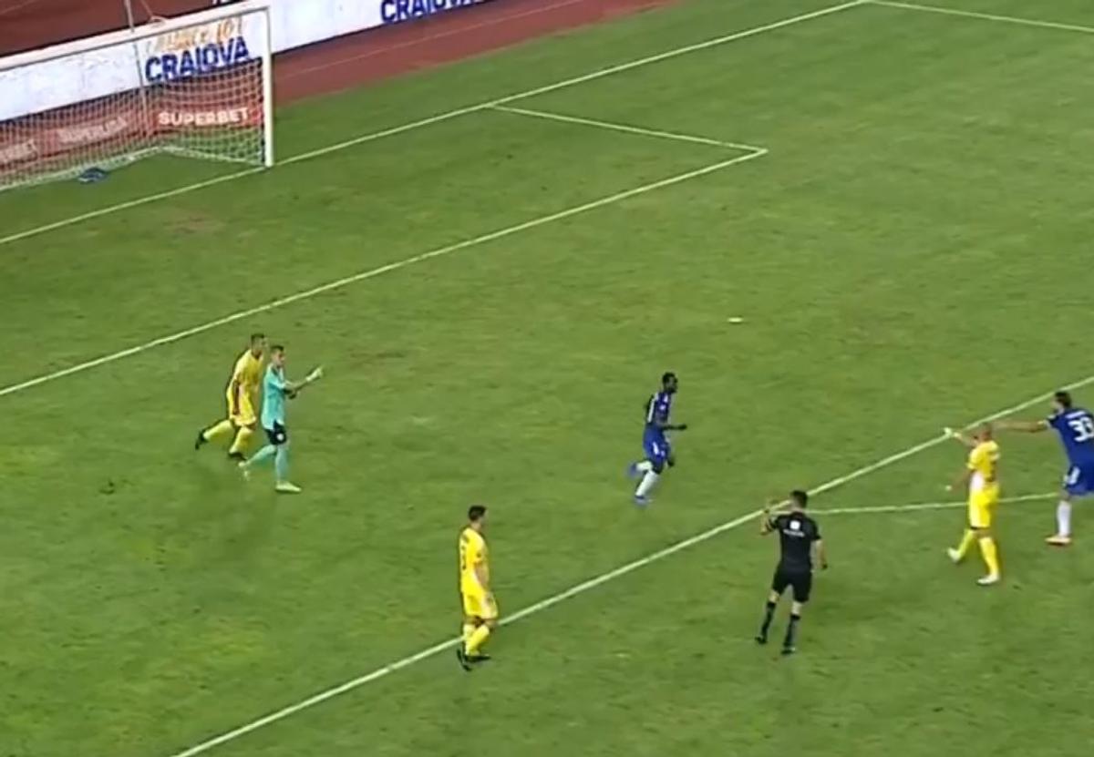 FOTO FCU Craiova - Petrolul, derapaj rasist Vâlceanu - Sidibe