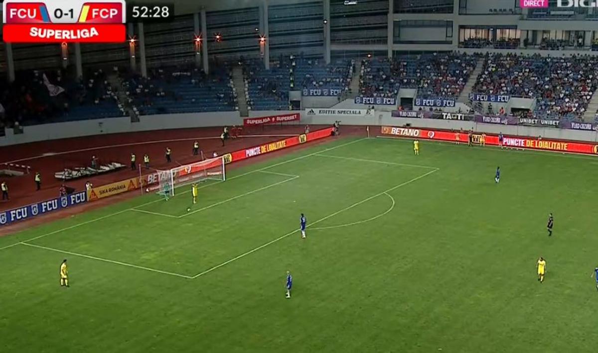 FCU Craiova a anunțat peste 10.000 de spectatori cu Petrolul, deși imaginile din stadion îi contrazic pe olteni!