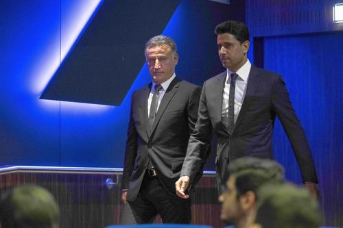 Cristophe Galtier (stânga), antrenorului lui PSG, și Nasser El Khelaifi, președintele lui PSG/ foto Iamgo Images