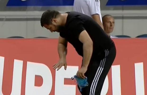 Croitoru, reacție haotică după înfrângere: și-a scos bluza, a aruncat legitimația și s-a lovit la mână. Ce a făcut Mititelu la oficială