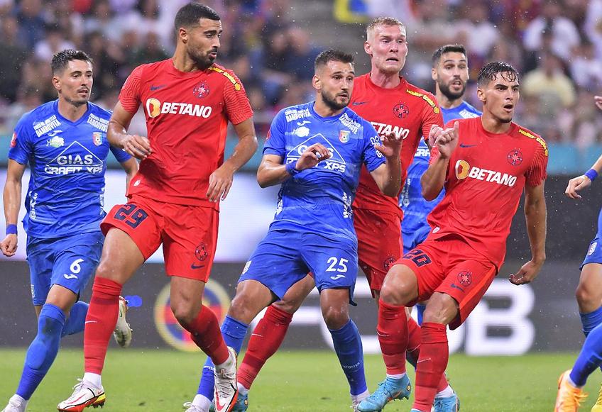 Rachid Bouhenna, primul de la stânga la dreapta // foto: Imago Images
