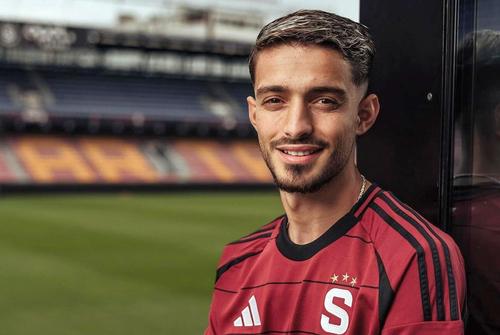 Albion Rrahmani, prezentat la Sparta Praga, foto: Instagram acsparta_cz
