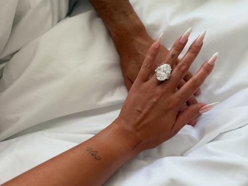 Imaginea cu inelul pe care Georgina Rodriguez a postat-o pe Instagram după ce Cristiano Ronaldo a cerut-o de nevastă
