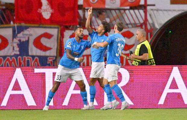 Surprize URIAȘE în play-off-ul Ligii Campionilor » Vlad Dragomir, aproape de o calificare istorică! Ferencvaros a primit 3 goluri acasă