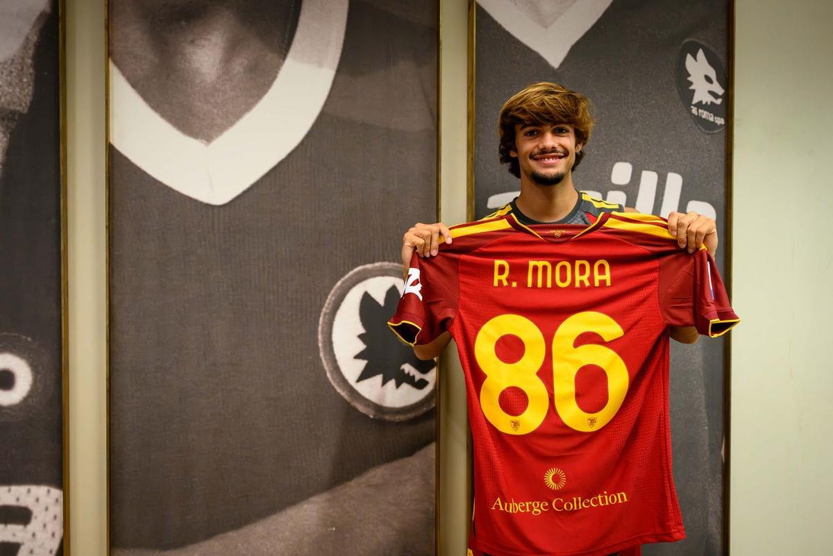 Rodrigo Mora, primire spectaculoasă la Roma