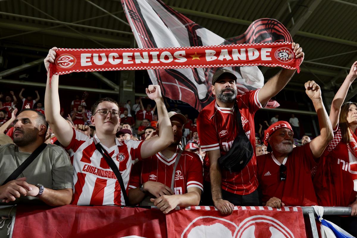 Suporterii lui Hapoel Beer Sheva s-au luat la bătaie! Jandarmeria face cercetări pentru consumul de droguri