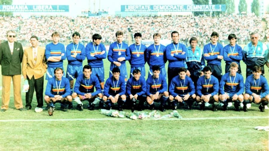 Emil Săndoi (în picioare, al treilea din stânga) campion cu U Craiova în 1991: nu există niciun fel de indicii că serviciile secrete l-ar fi abandonat după Revoluție din rolul de agent secret Emil Săndoi, „Eugen” de la Securitate: „Știe ce are de făcut la lot” + Ce a scris despre Gică Popescu „Petrescu” și conexiunile incredibile cu dosarul de agent al „Baciului”