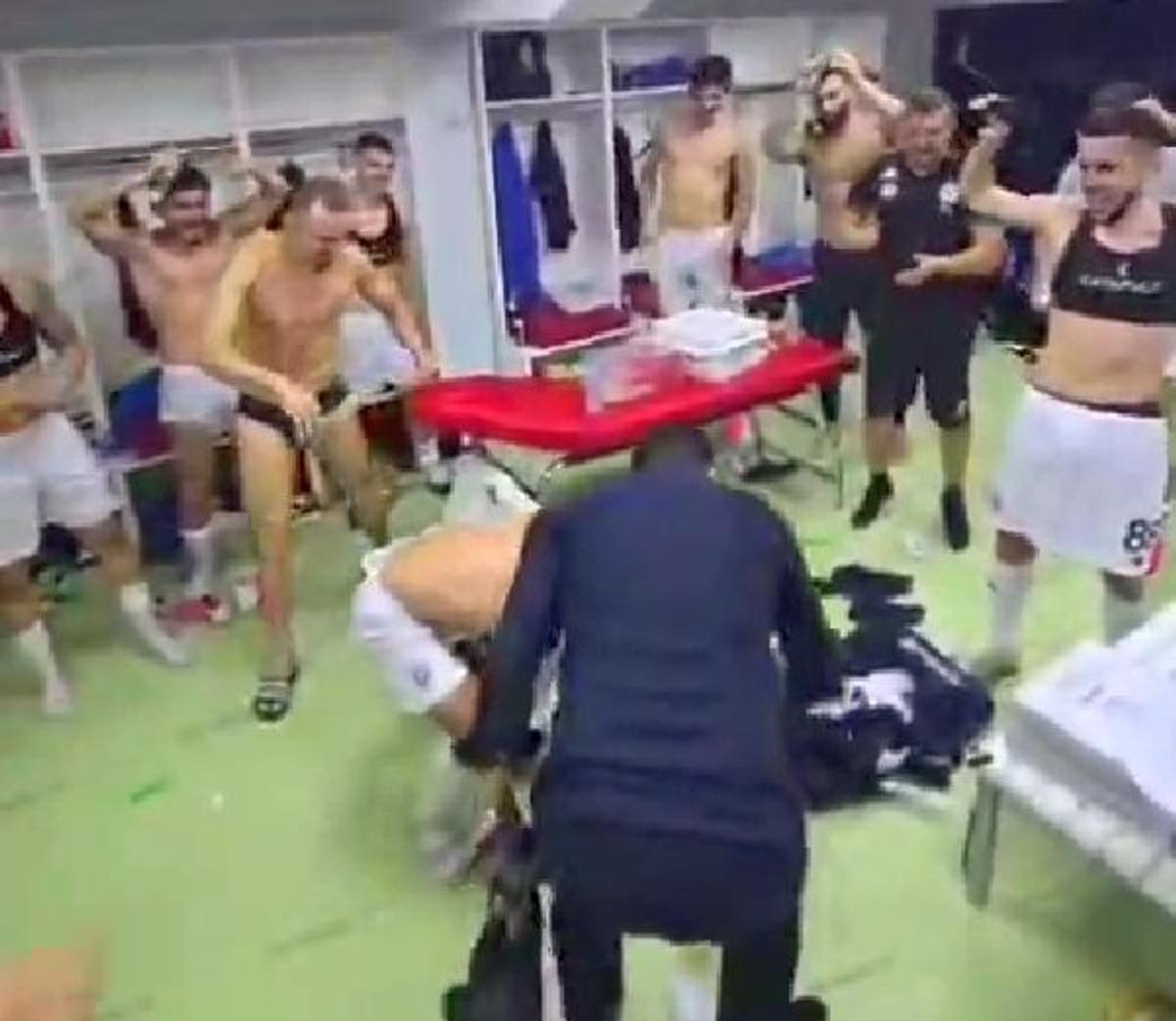 Patronul clubului a intrat în vestiar și a vărsat sacoșa cu bani, în Conference League!