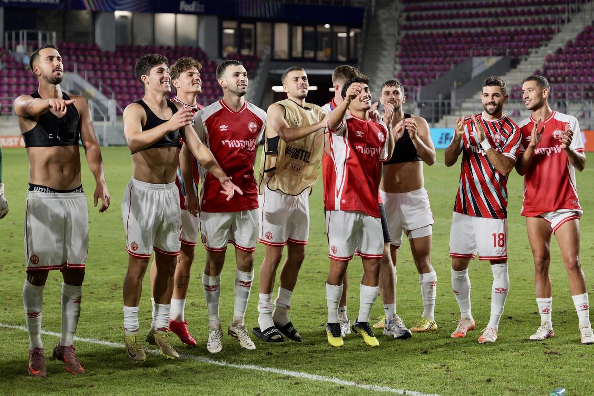 Suporterii lui Hapoel Beer Sheva s-au luat la bătaie! Jandarmeria face cercetări pentru consumul de droguri