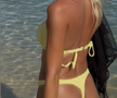 Bernadette Szocs se relaxează în Mykonos