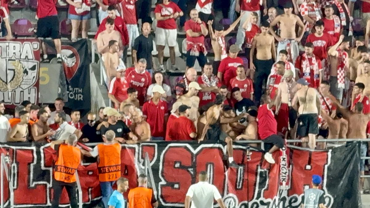 Suporterii lui Hapoel Beer Sheva s-au luat la bătaie! Jandarmeria face cercetări pentru consumul de droguri