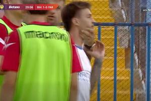 Scene incredibile în Cupa României: apucat de gură în timpul meciului!