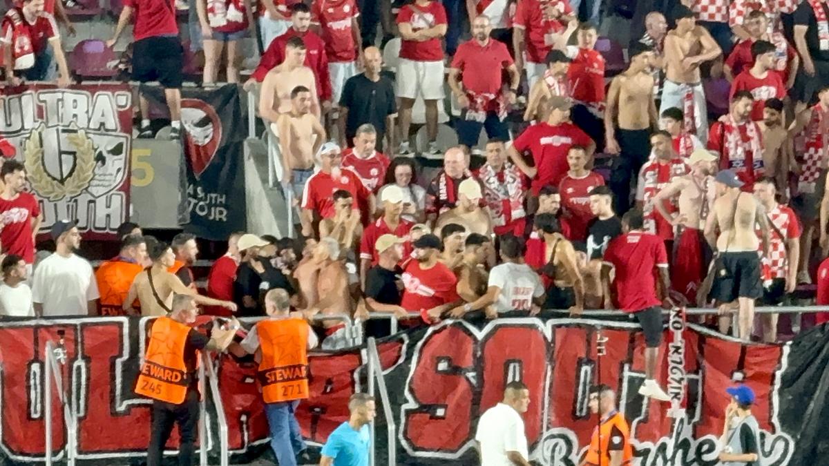 Suporterii lui Hapoel Beer Sheva s-au luat la bătaie! Jandarmeria face cercetări pentru consumul de droguri