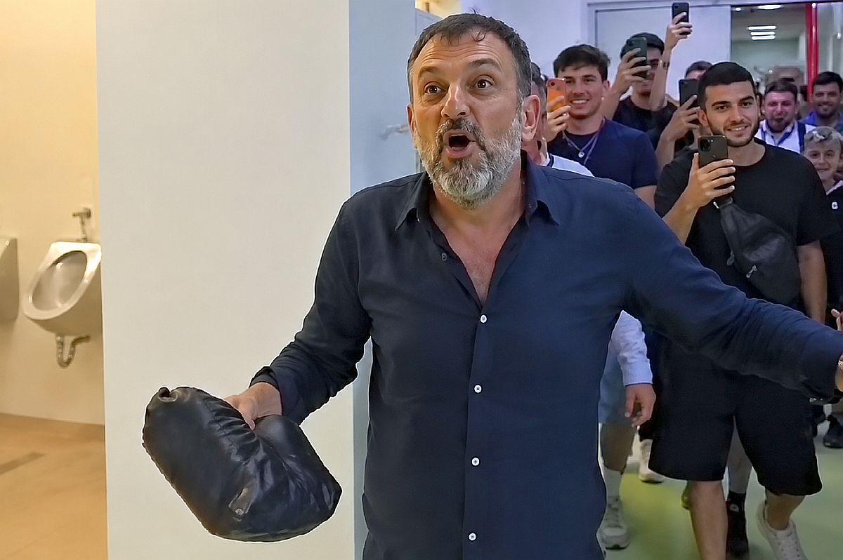 Patronul clubului a intrat în vestiar și a vărsat sacoșa cu bani, în Conference League!