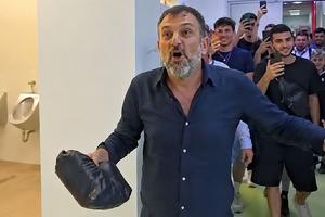 Imagini antologice: patronul a intrat în vestiar cu punga de bani, după ce au eliminat-o pe Auda!