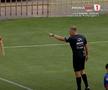 Răzvan Tănasă, apucat de gură de un membru al staff-ului celor de la FC Bihor / FOTO: captură Prima Sport