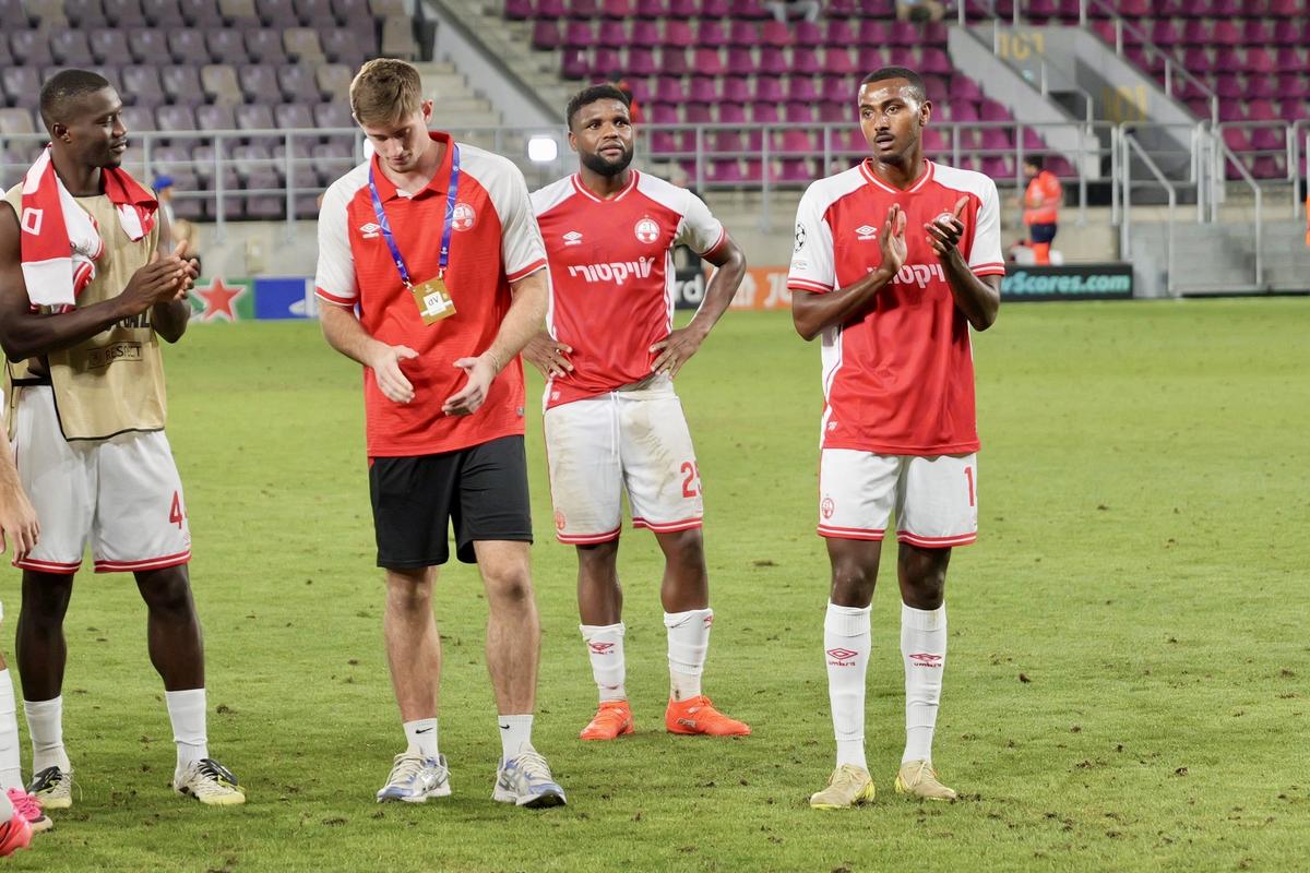 Suporterii lui Hapoel Beer Sheva s-au luat la bătaie! Jandarmeria face cercetări pentru consumul de droguri