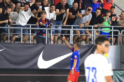 Daniel Bîrligea, nervos pe fanii de la FCSB care-l înjură // FOTO: Ionuț Iordache (GSP)
