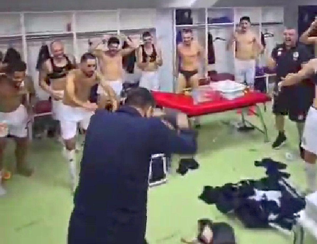 Patronul clubului a intrat în vestiar și a vărsat sacoșa cu bani, în Conference League!