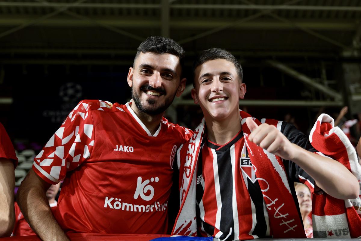 Suporterii lui Hapoel Beer Sheva s-au luat la bătaie! Jandarmeria face cercetări pentru consumul de droguri