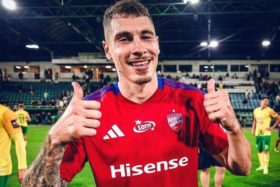 Bogdan Racovițan este unul dintre jucătorii importanți ai lui Rakow , fără punct în trei meciuri de Ekstraklasa în acest moment, dar care se luptă pentru grupa XXL în Conference League Zile decisive pentru „tricolorul” care a refuzat Franța și Ucraina » N-a fost convins nici cu un milion de euro pe an!