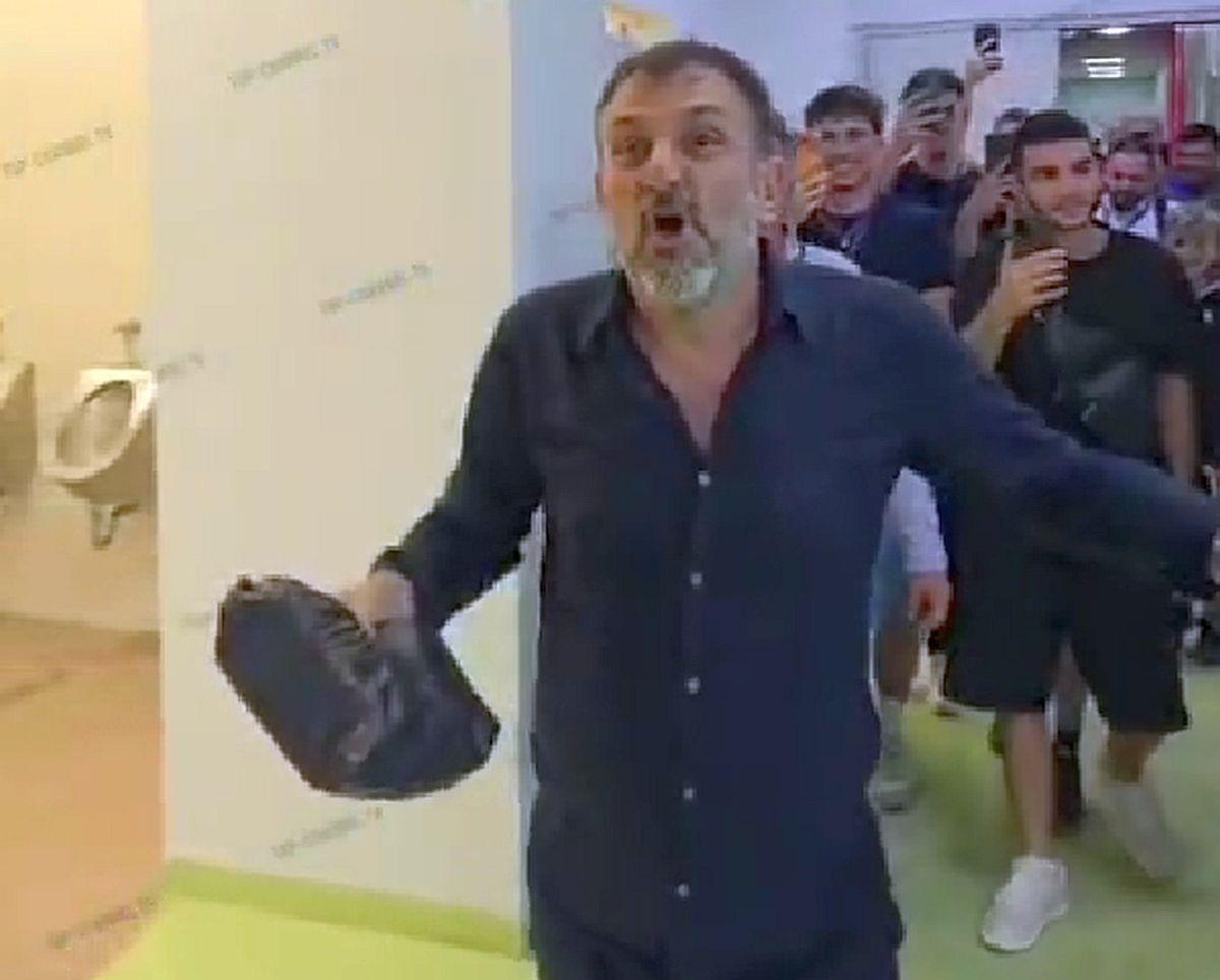Patronul clubului a intrat în vestiar și a vărsat sacoșa cu bani, în Conference League!
