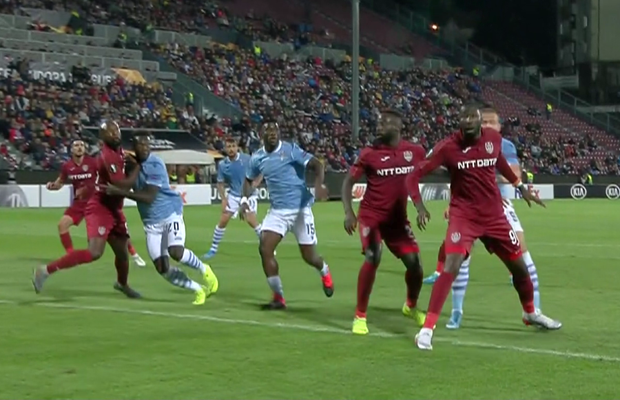 CFR CLUJ - LAZIO 2-1 // FOTO Bastos a deschis scorul după o gafă în apărarea ardelenilor » Bordeianu n-a schițat niciun gest la golul italienilor