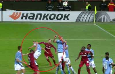 CFR CLUJ - LAZIO 2-1 // FOTO Noroc că nu e VAR! „Vulpoiul” Djokovic l-a păcălit pe arbitru și a obținut un penalty-ul din care Deac a egalat