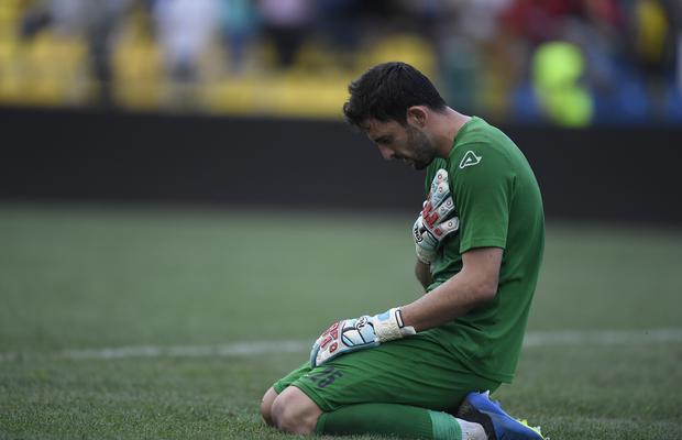 EXCLUSIV Divorțul toamnei: cum a ajuns Cătălin Straton la FCSB. Momente halucinante între portar și conducerea lui Dinamo: „Hai nu mai lua nimic că mergi la rivali!”