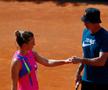 Simona Halep (28 de ani, 2 WTA) s-a calificat în semifinalele turneului Premier 5 de la Roma. Kazaha Yulia Putintseva (25 de ani, 30 WTA) s-a retras din cauza unei accidentări la  scorul 6-2, 2-0, pentru româncă.