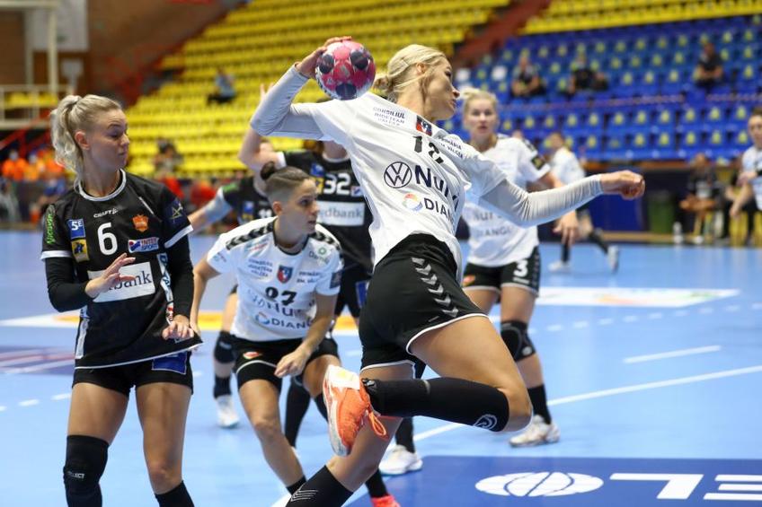 SCM Rm. Vâlcea înfruntă vicecampioana Danemarcei, Odense, în grupele Ligii Campionilor la handbal feminin. Partida începe la ora 17:00, liveSCORE pe GSP.ro și în direct pe TV Digi Sport 1 și Look Plus.