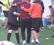 FOTO Faza zilei s-a petrecut la meciul Rapid - Turris » Adrian Iencsi a lovit-o din greșeală pe arbitra de rezervă. Ce s-a întâmplat după