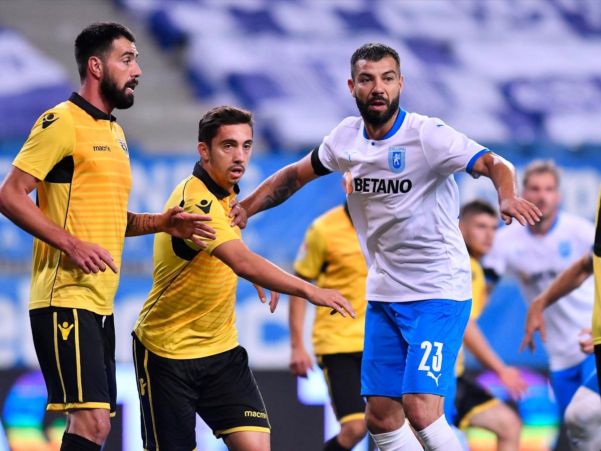 CRAIOVA - VOLUNTARI 2-1. Liderul stă pe un butoi cu pulbere! Cristiano Bergodi, mai nervos ca niciodată: „Toată lumea spune că aici e un prost. Ceva nu-mi place deloc!”