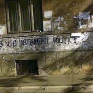 Suporterii lui FC Argeș, nemulțumiți de legătura echipei cu PSD. Sursă foto: Facebook Peluza Nord Pitești