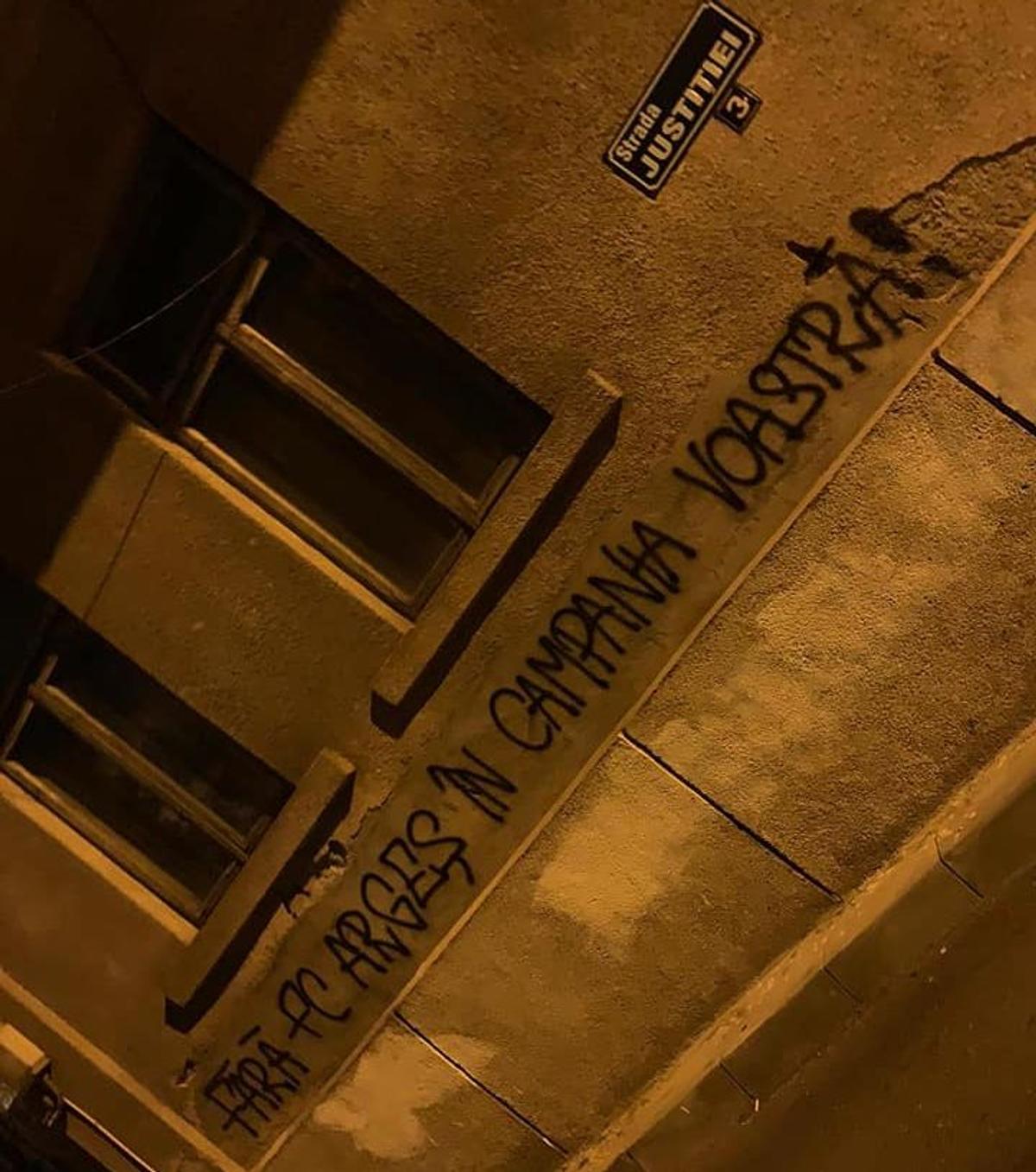 Suporterii au făcut scandal: „FC Argeș nu e instrument politic”