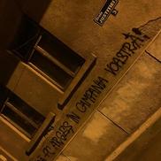 Suporterii lui FC Argeș, nemulțumiți de legătura echipei cu PSD. Sursă foto: Facebook Peluza Nord Pitești