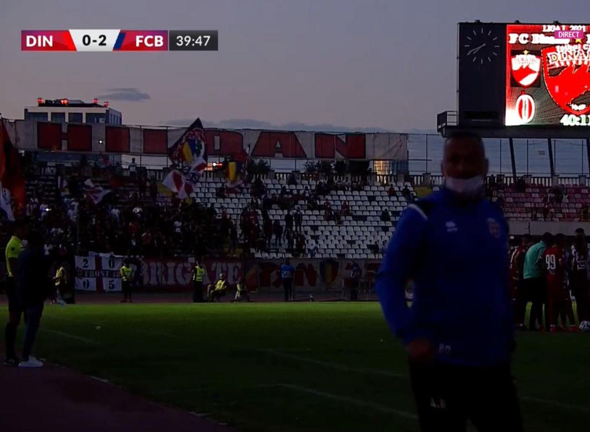 Dinamo - Botoșani 1-2 » Probleme cu nocturna în Ștefan cel Mare + emoții pentru „câini”: riscau să piardă meciul la „masa verde”